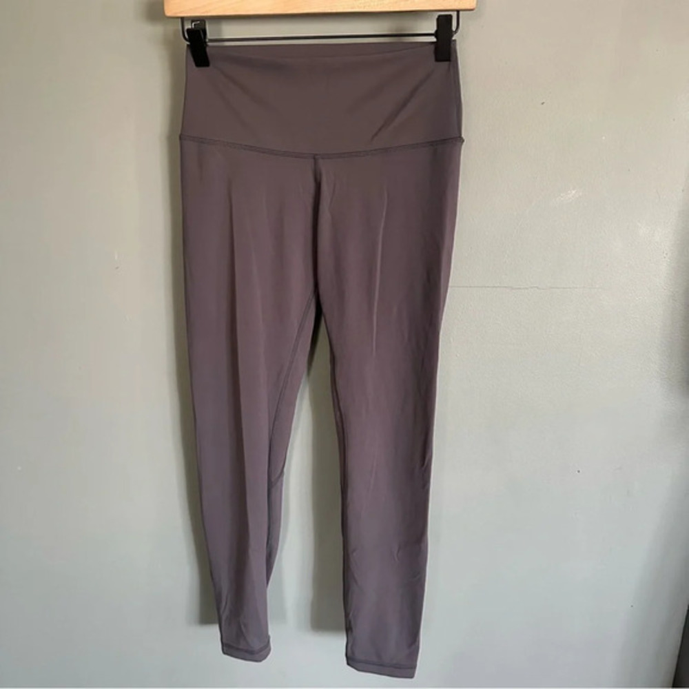 Colorfulkoala‎ Purple-grey leggsings cropped. Medium
